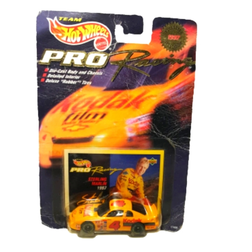 1997 Hot Wheels Pro Racing #4 Sterling Marlin 1:64 Scale Diecast Collectable Car